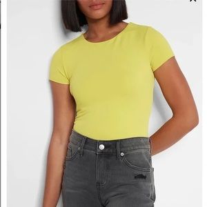 Express body contour tee